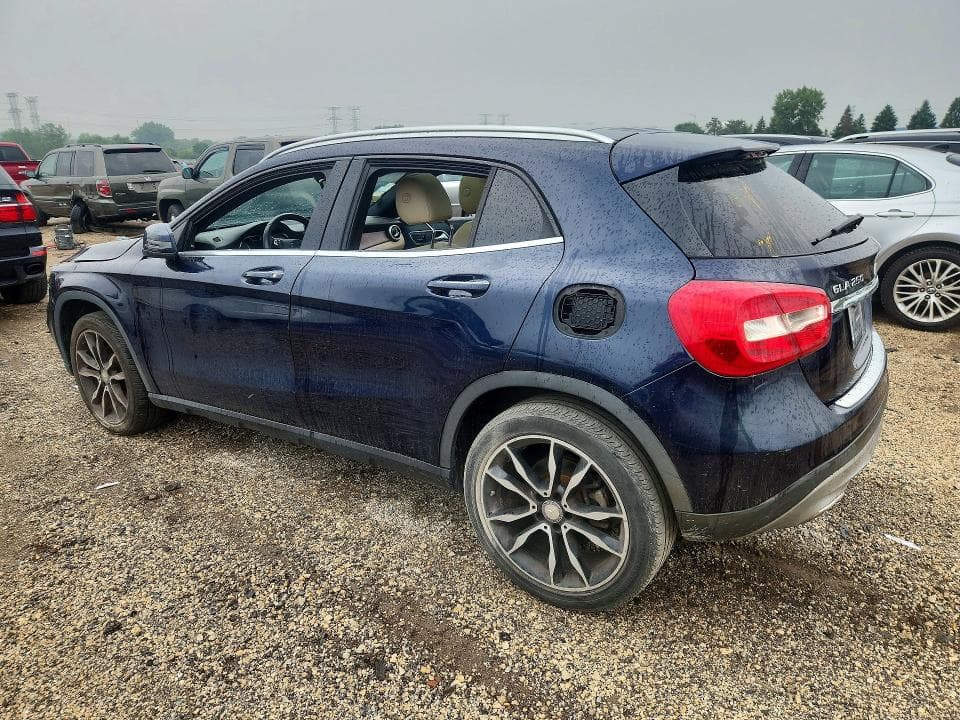 2017 MERCEDES-BENZ GLA 250 4MATIC