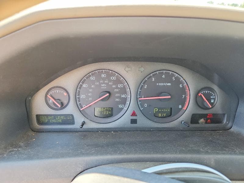 2001 VOLVO V70 XC