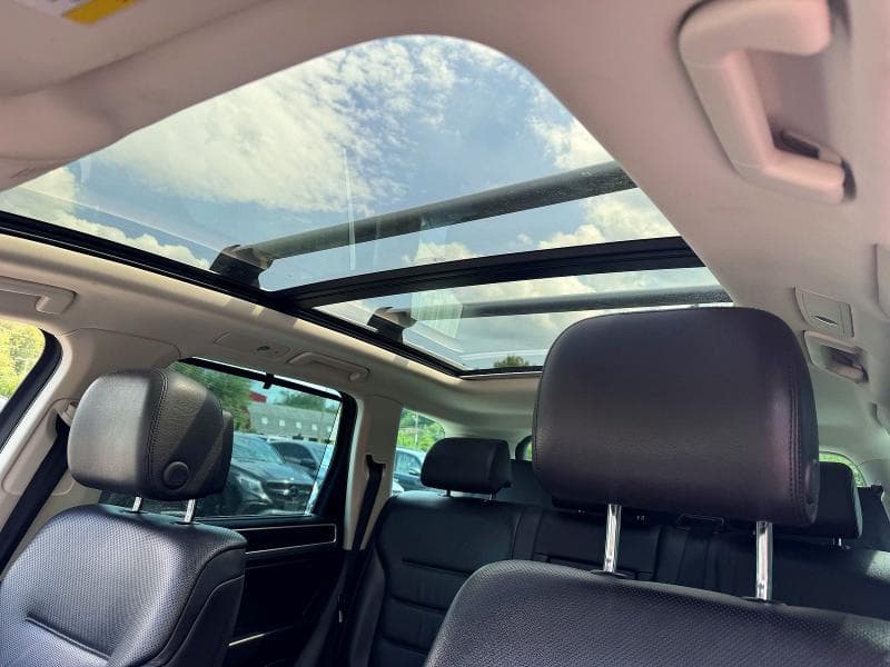 2017 VOLKSWAGEN TOUAREG EXECUTIVE