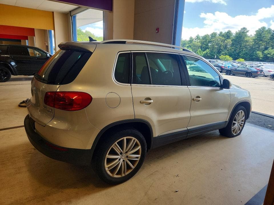 2014 VOLKSWAGEN TIGUAN S