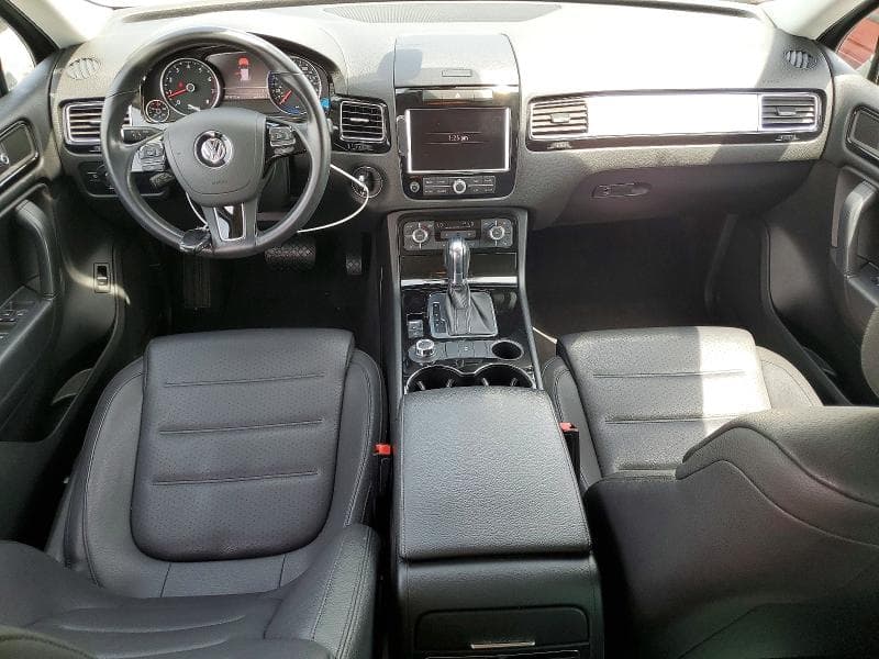 2011 VOLKSWAGEN TOUAREG V6