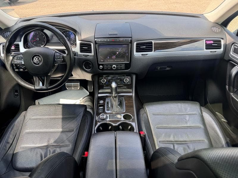 2017 VOLKSWAGEN TOUAREG EXECUTIVE