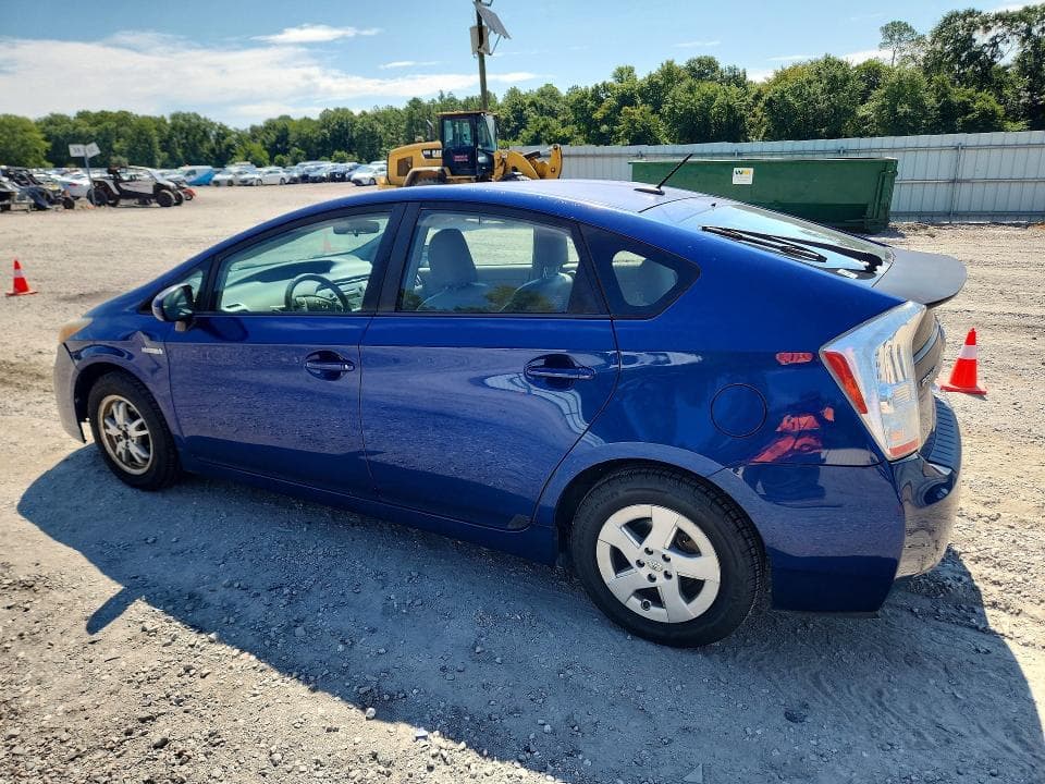2010 TOYOTA PRIUS III
