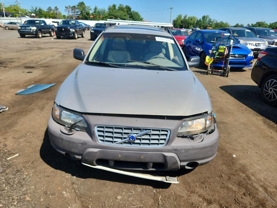 2001 VOLVO V70 XC