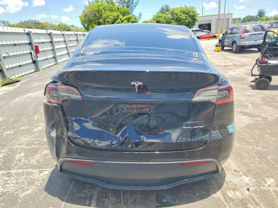 2024 TESLA MODEL Y