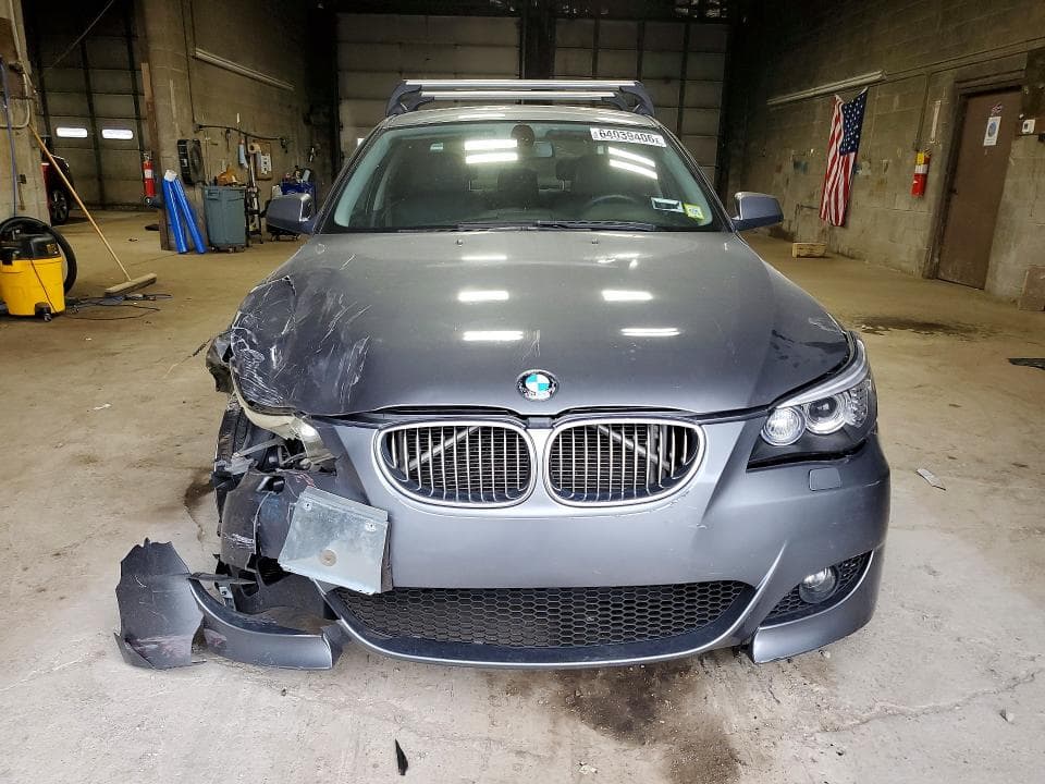 2010 BMW 528 XI
