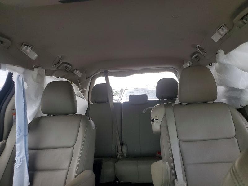2017 TOYOTA SIENNA XLE PREMIUM 8-PASSENGER