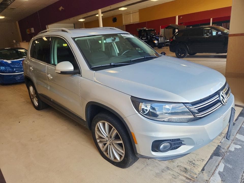 2014 VOLKSWAGEN TIGUAN S