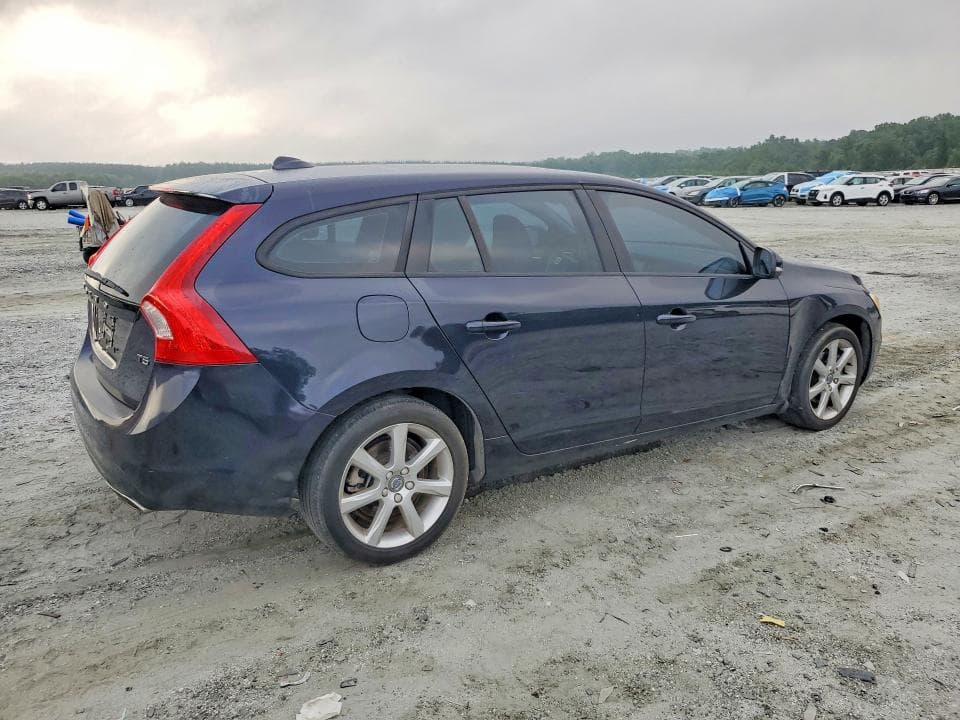 2017 VOLVO V60 T5