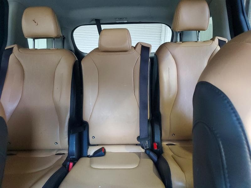 2023 KIA CARNIVAL LX