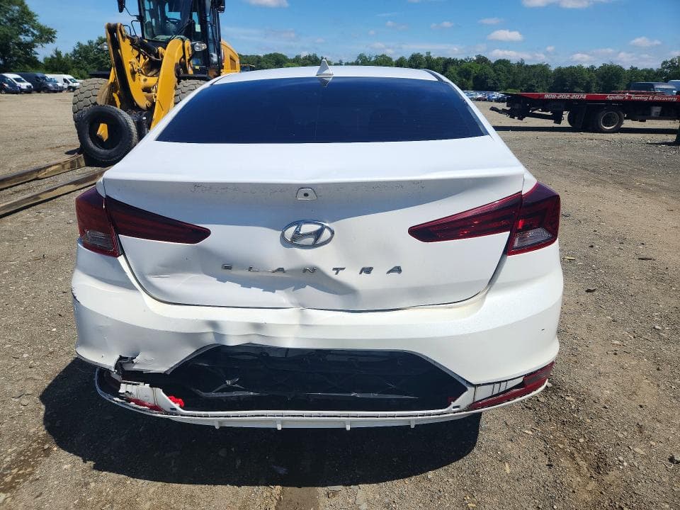 2019 HYUNDAI ELANTRA SE