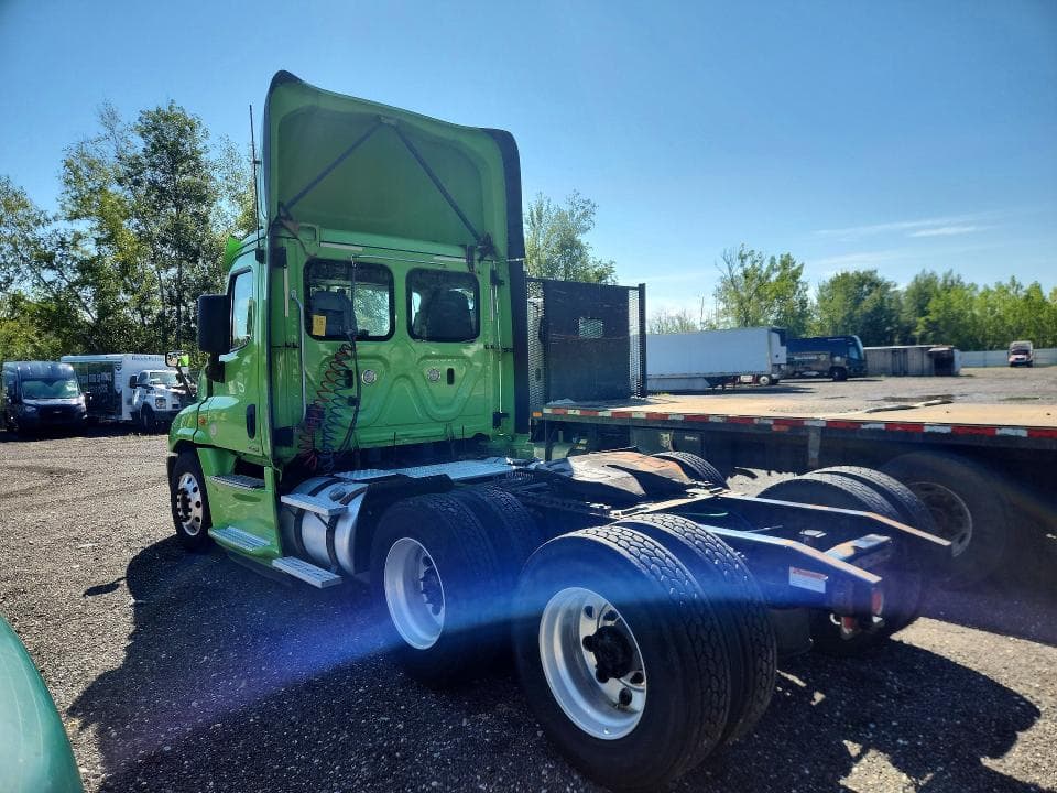 2018 FREIGHTLINER CASCADIA 125