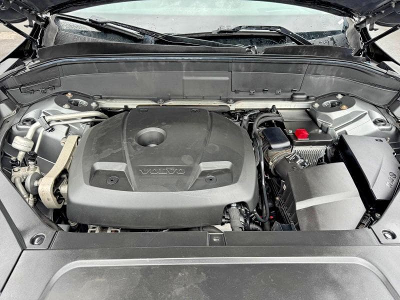 2016 VOLVO XC90 T6