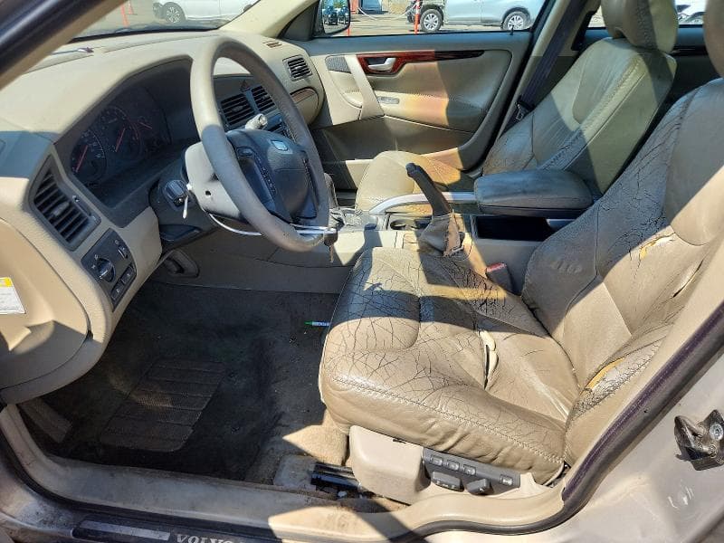 2001 VOLVO V70 XC