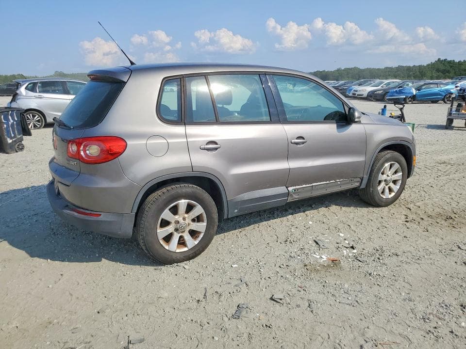 2010 VOLKSWAGEN TIGUAN S