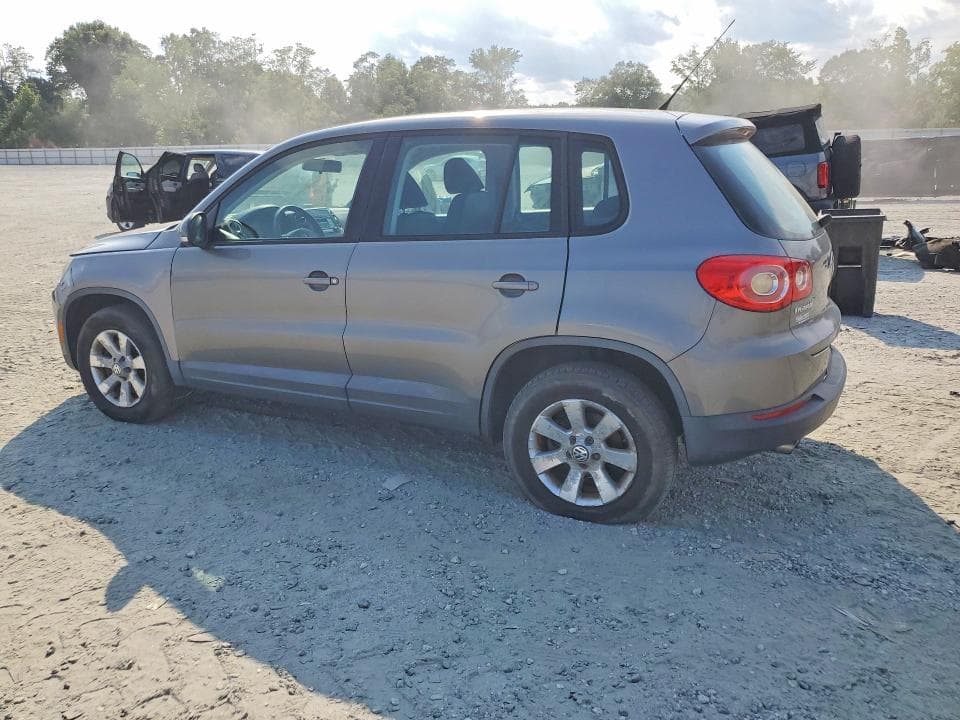 2010 VOLKSWAGEN TIGUAN S