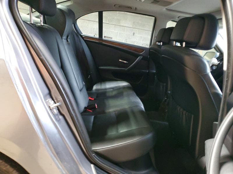 2010 BMW 528 XI