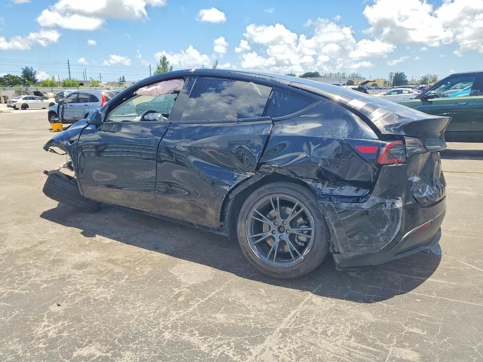 2024 TESLA MODEL Y