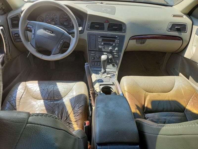 2001 VOLVO V70 XC