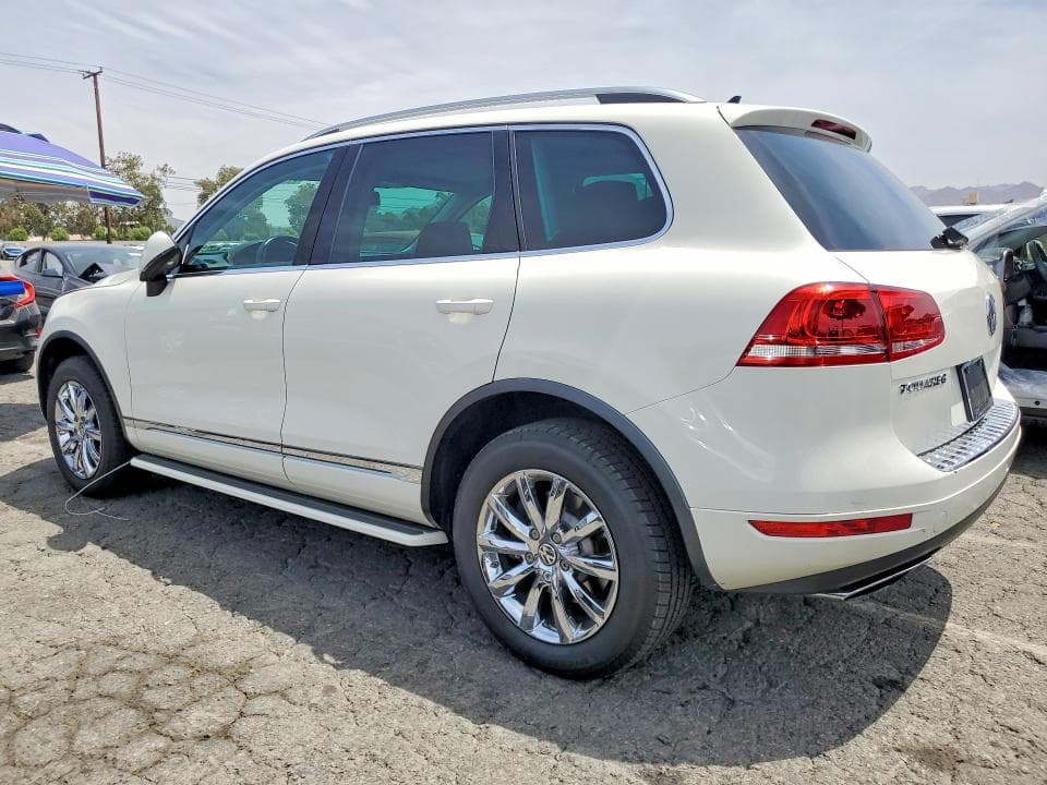 2011 VOLKSWAGEN TOUAREG V6