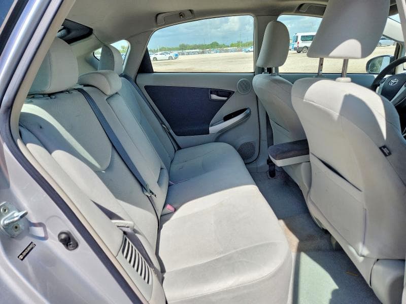 2010 TOYOTA PRIUS III