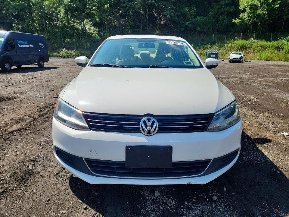 2013 VOLKSWAGEN JETTA SE