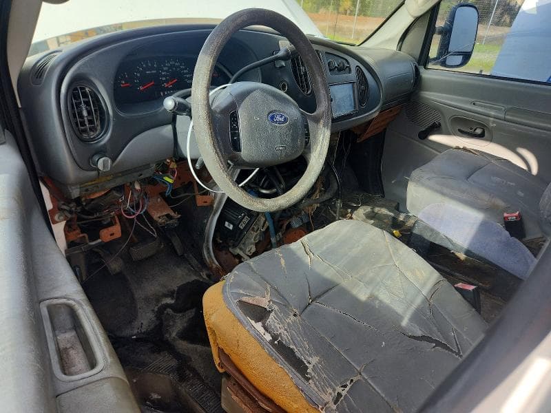 2008 FORD E250 DELIVERY VAN