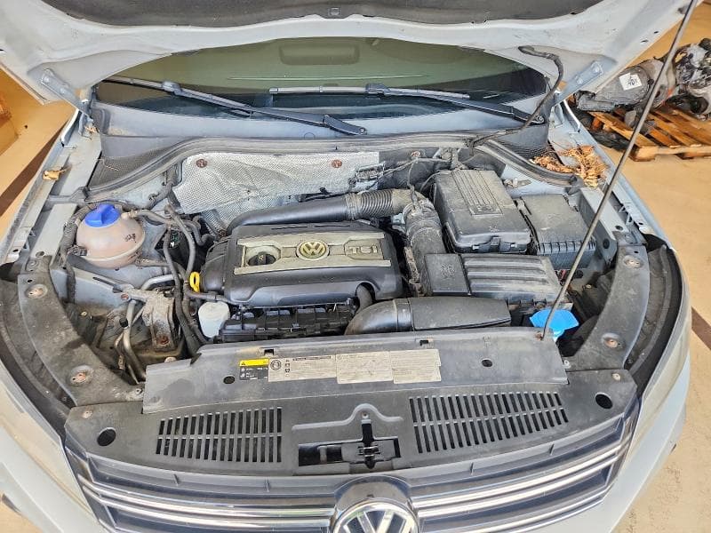 2014 VOLKSWAGEN TIGUAN S