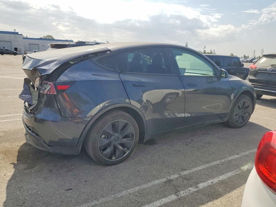 2025 TESLA MODEL Y