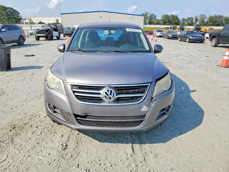 2010 VOLKSWAGEN TIGUAN S