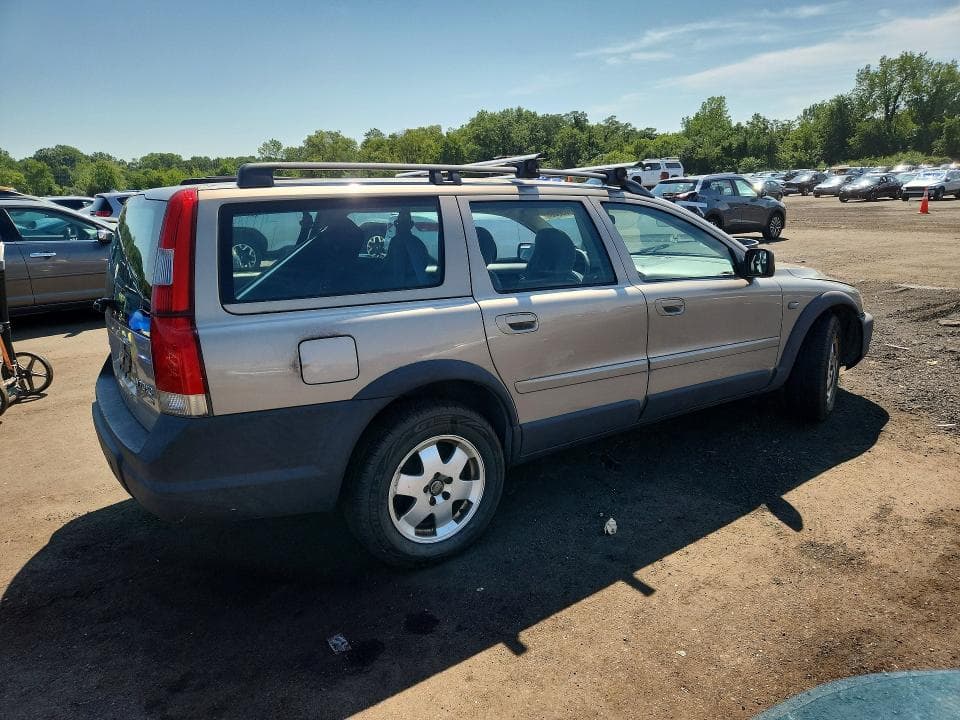 2001 VOLVO V70 XC