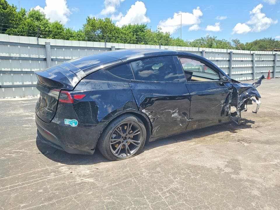 2024 TESLA MODEL Y