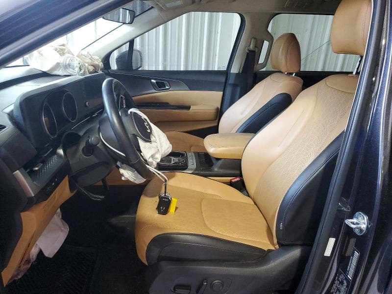 2023 KIA CARNIVAL LX