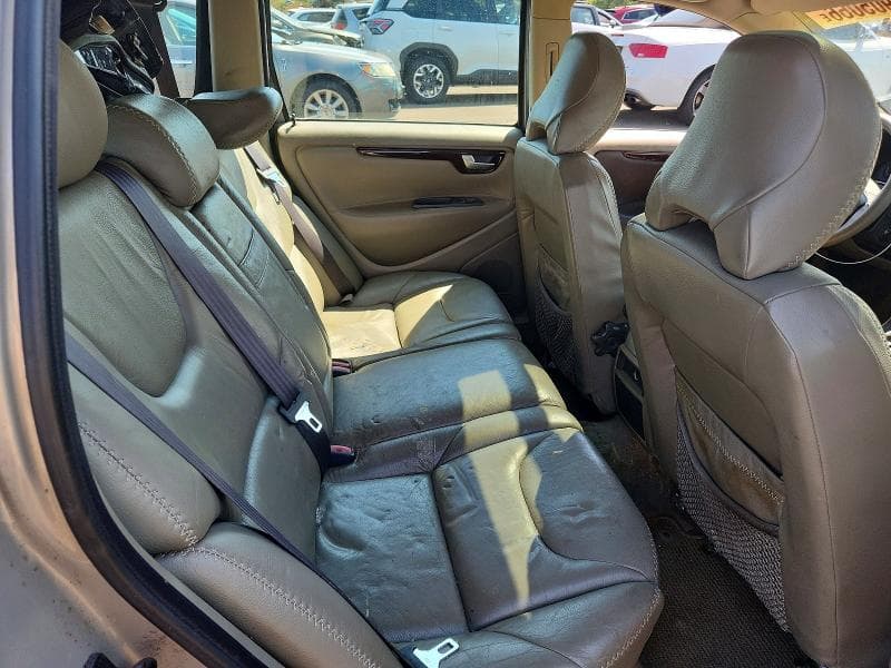 2001 VOLVO V70 XC