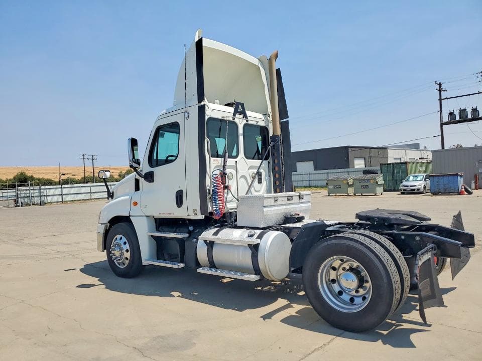 2013 FREIGHTLINER CASCADIA 125