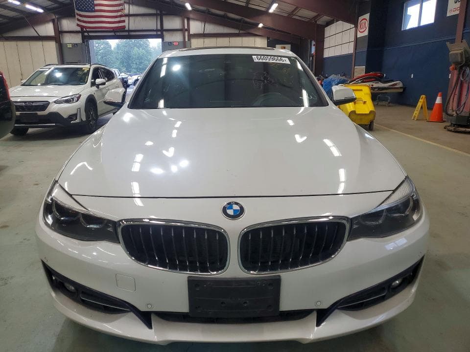 2018 BMW 330 XIGT