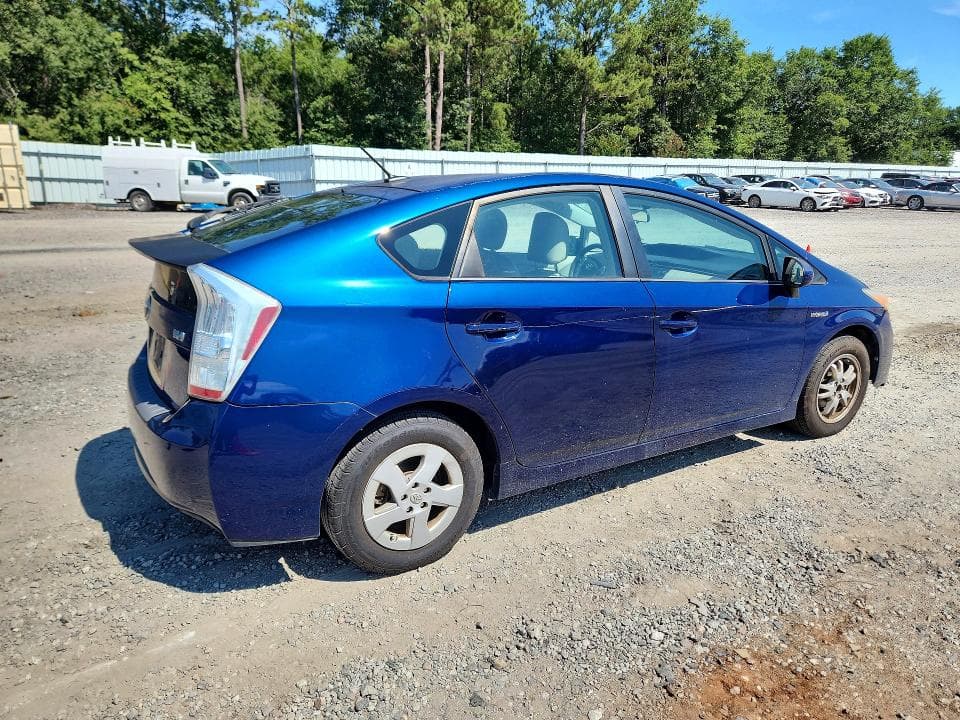 2010 TOYOTA PRIUS III