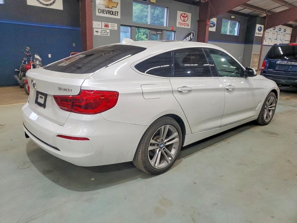 2018 BMW 330 XIGT