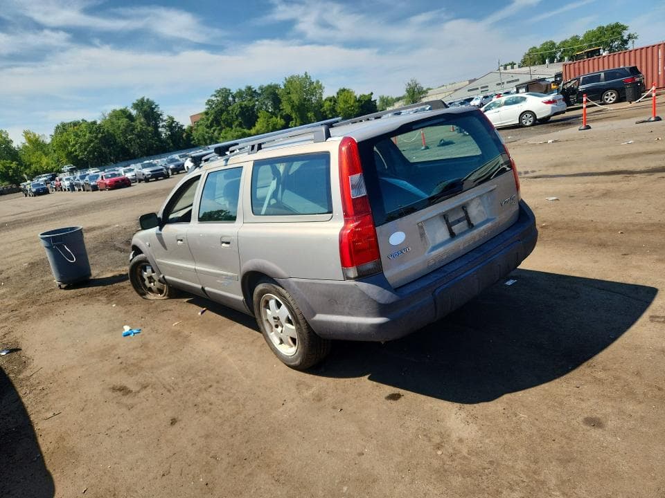 2001 VOLVO V70 XC