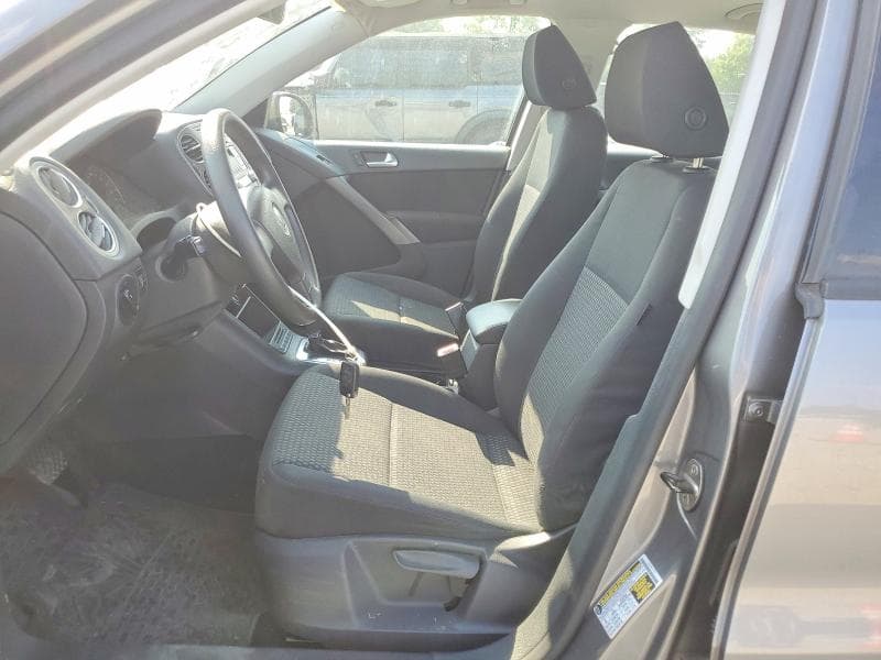 2010 VOLKSWAGEN TIGUAN S