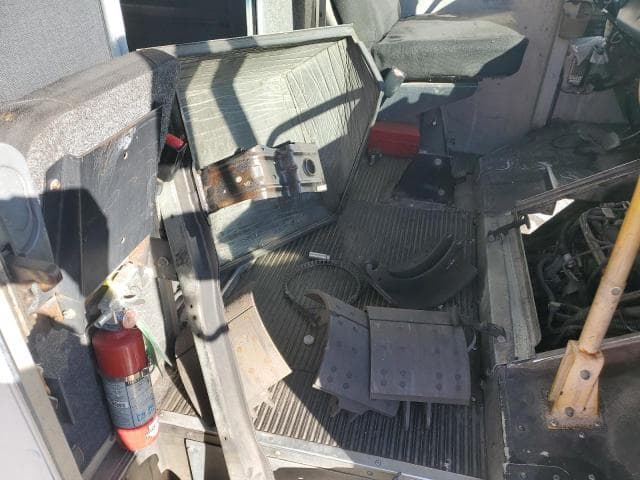2000 FORD E350 DELIVERY TRUCK