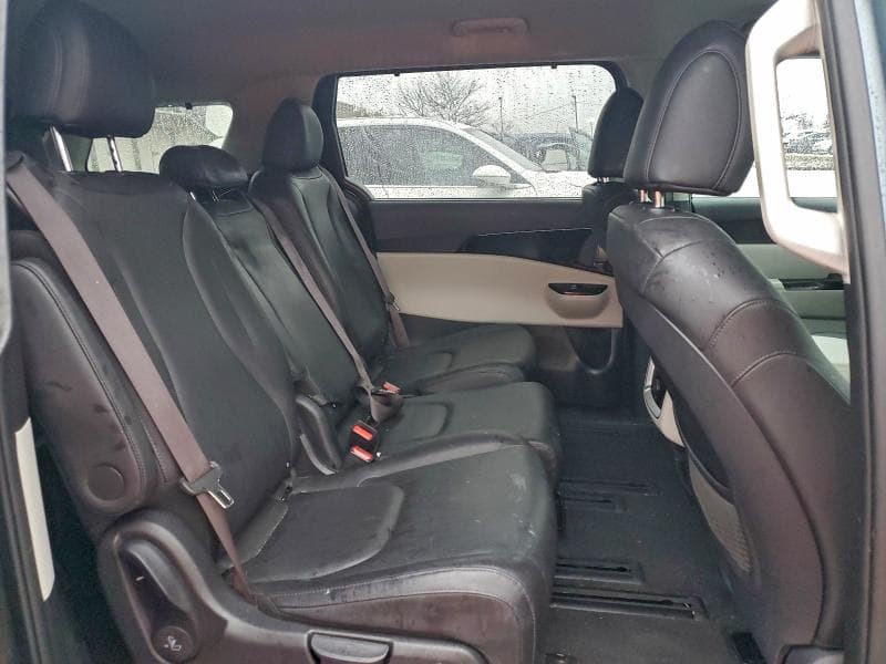 2024 KIA CARNIVAL EX
