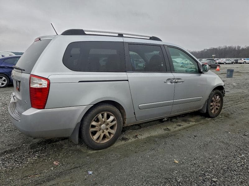 2009 KIA SEDONA