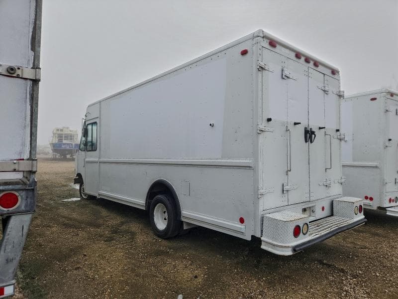 2000 FORD E350 DELIVERY TRUCK