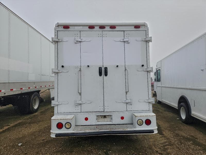 2000 FORD E350 DELIVERY TRUCK