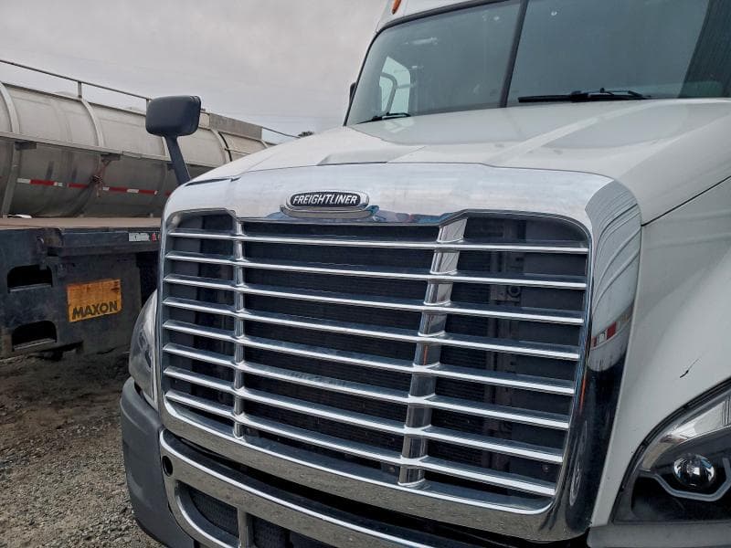 2018 FREIGHTLINER CASCADIA 125 SEMI TRUCK