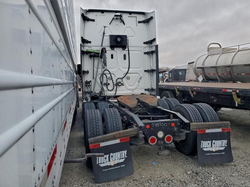 2018 FREIGHTLINER CASCADIA 125 SEMI TRUCK