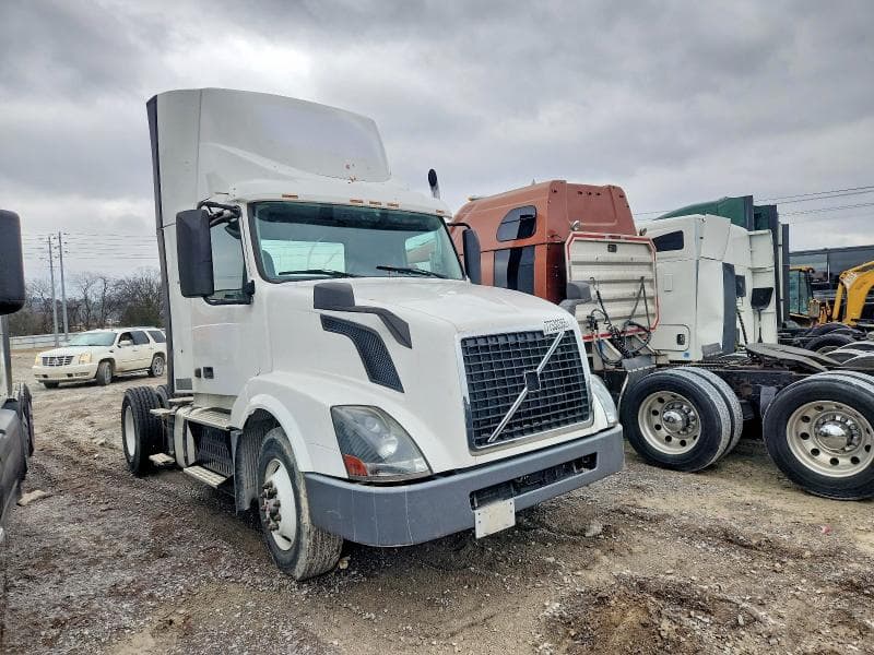 2017 VOLVO VNL SEMI TRUCK