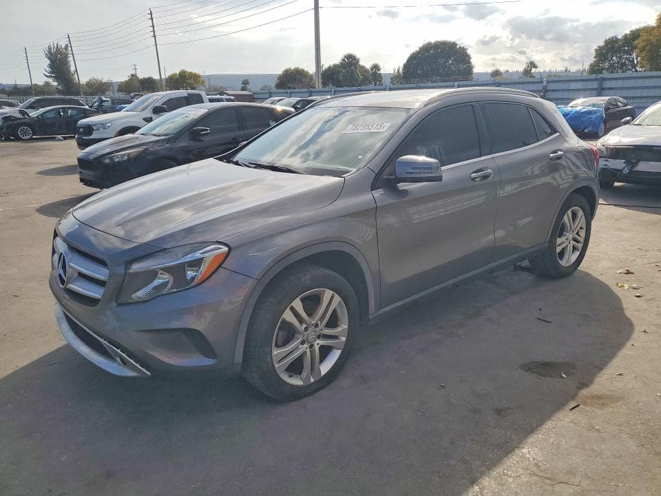 2016 MERCEDES-BENZ GLA 250