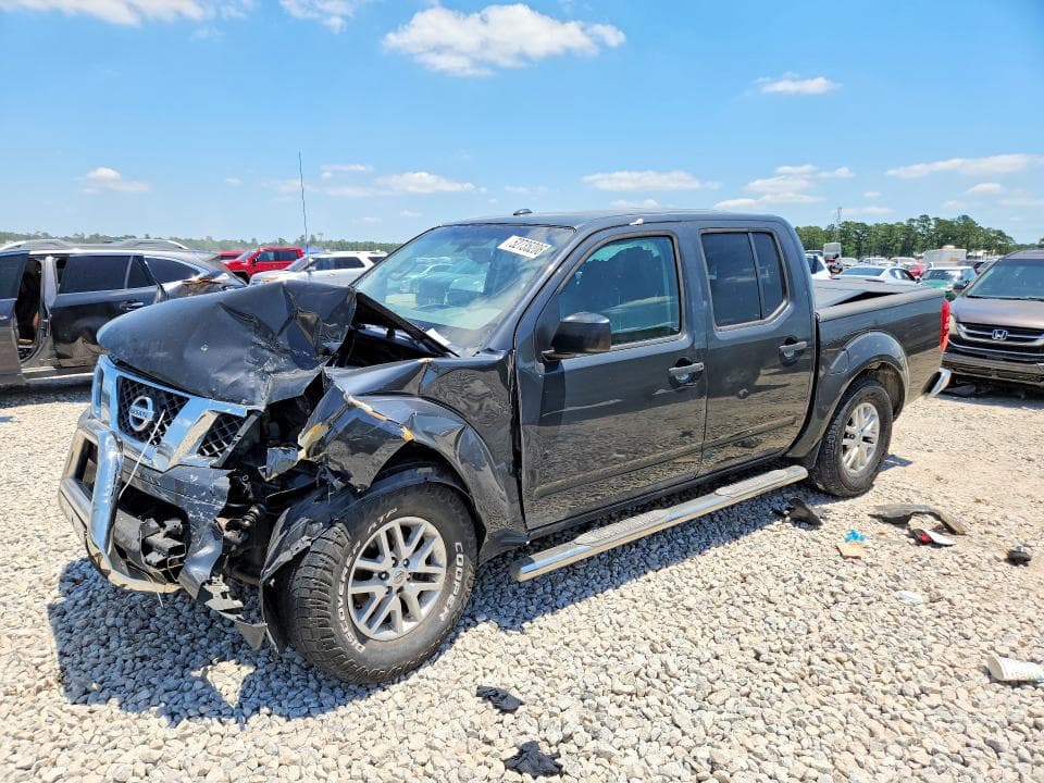 2015 NISSAN FRONTIER S
